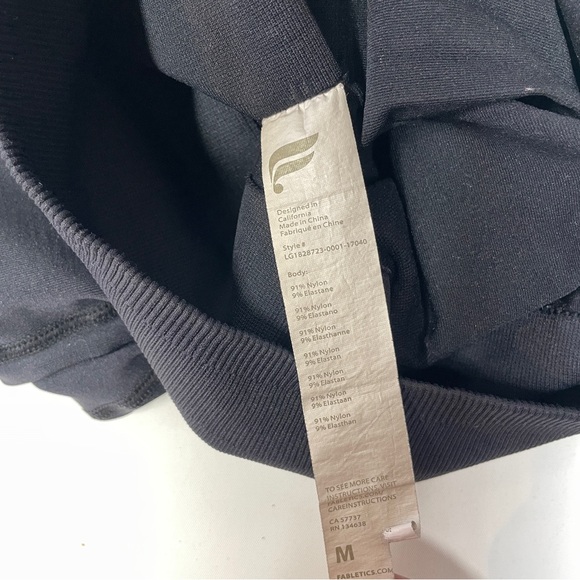 Black Medium Fabletics High-Waisted Seamless Mesh Leggings Women’s Medium - Picture 3 of 3